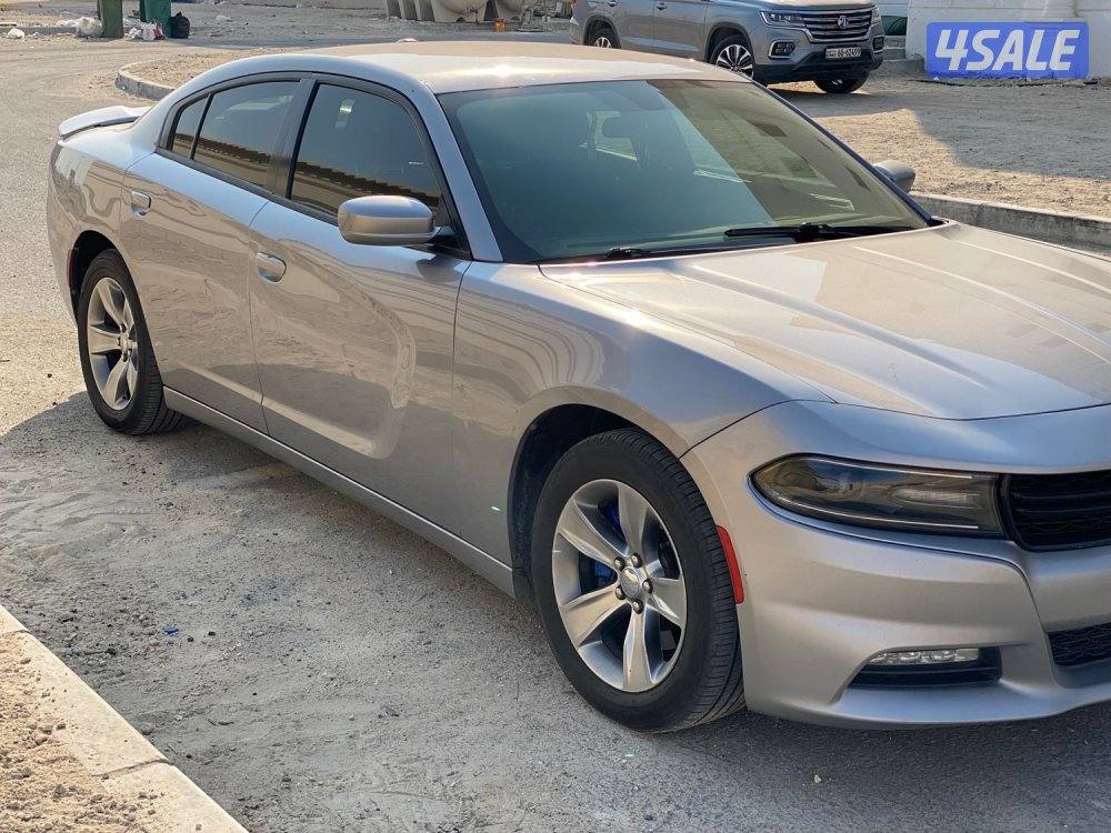 كامل المواصفات ماشي 220 شرط الفحص يوجد صبغ تجميل  3 قطع1