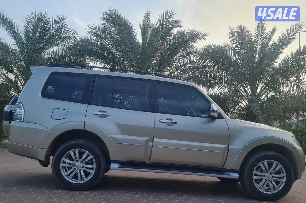 ميتسوبيشي باجيرو GLS صبغ الوكالة بالكامل الماكينة الكبيرة - فتحه وشاشة3