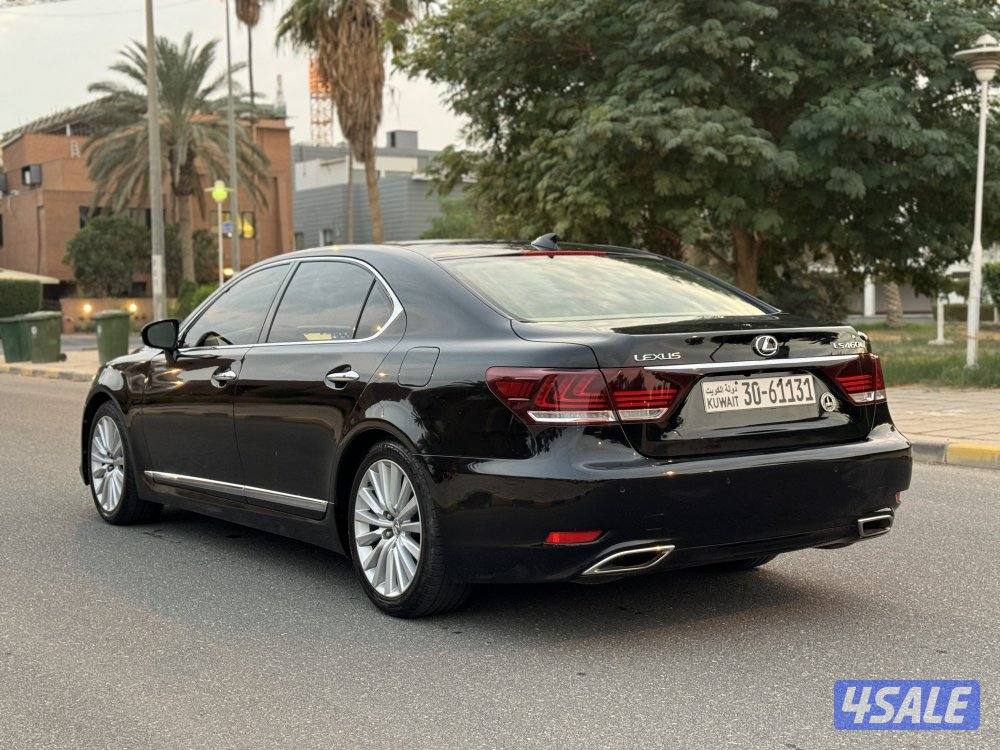 للبيع لكزس LS460 L عداد 152 الف فقط2