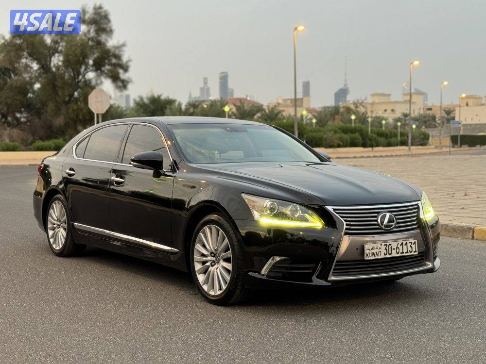 للبيع لكزس LS460 L عداد 152 الف فقط3