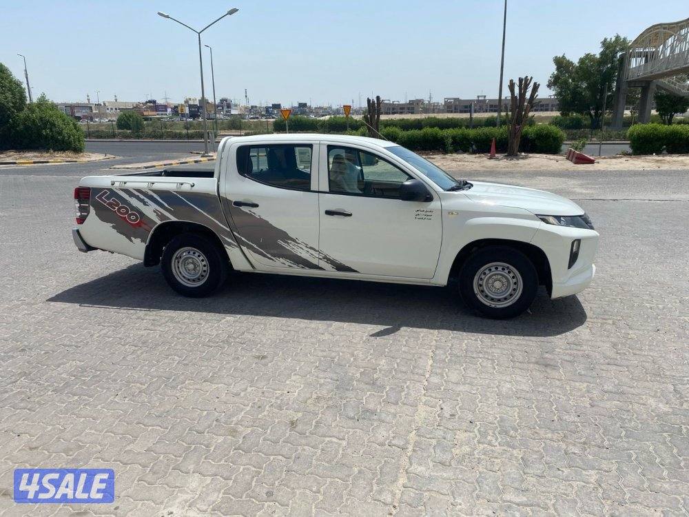 وانيت 2022ميتسوبيشي1