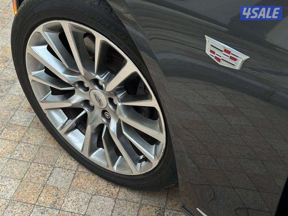 كاديلاكCT6 موديل2017 عداد55الف وارد الغانم سيرفس منتظم4