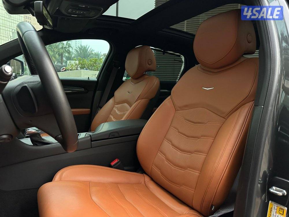 كاديلاكCT6 موديل2017 عداد55الف وارد الغانم سيرفس منتظم6