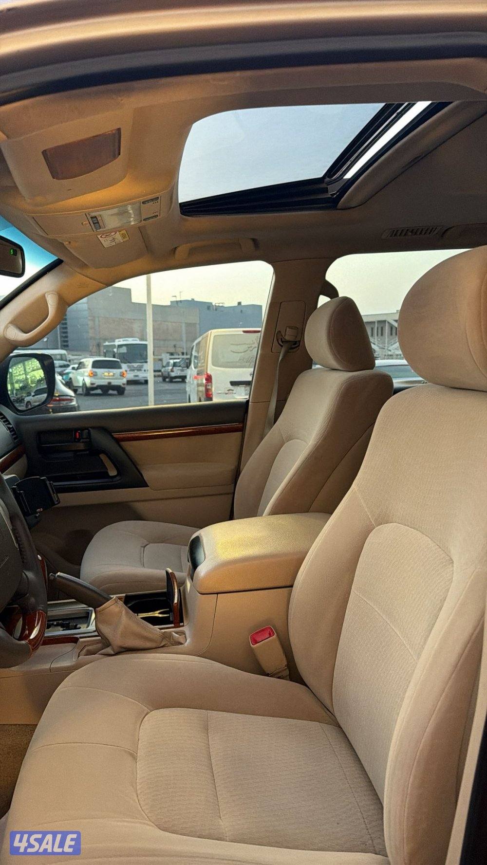 لبيع لاندكروزر GXR 2014 شرط الفحص صبغ الوكاله كامل الموصفات 8 سلندر6