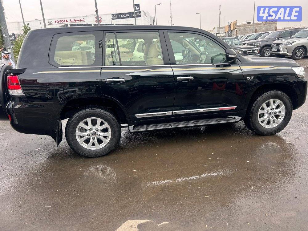 تويوتا لاندكروزر 5.7 VX.R -V8
موديل 20182