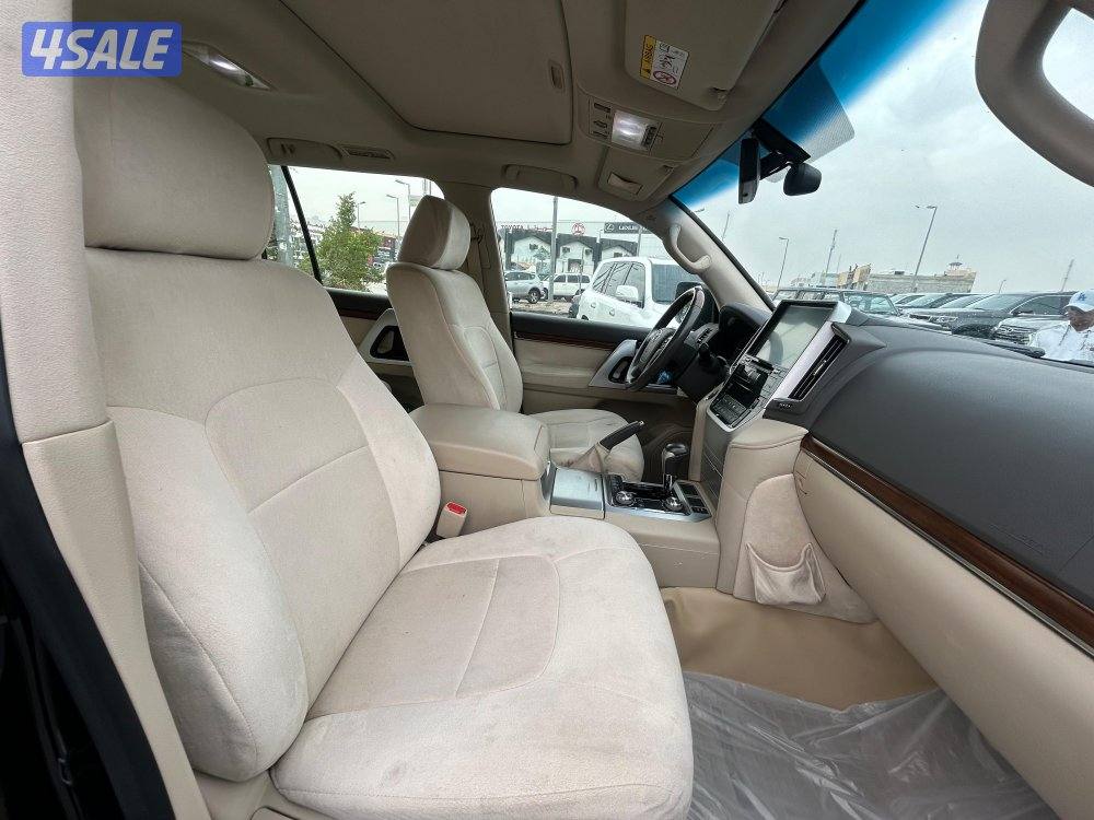 تويوتا لاندكروزر 5.7 VX.R -V8
موديل 20185