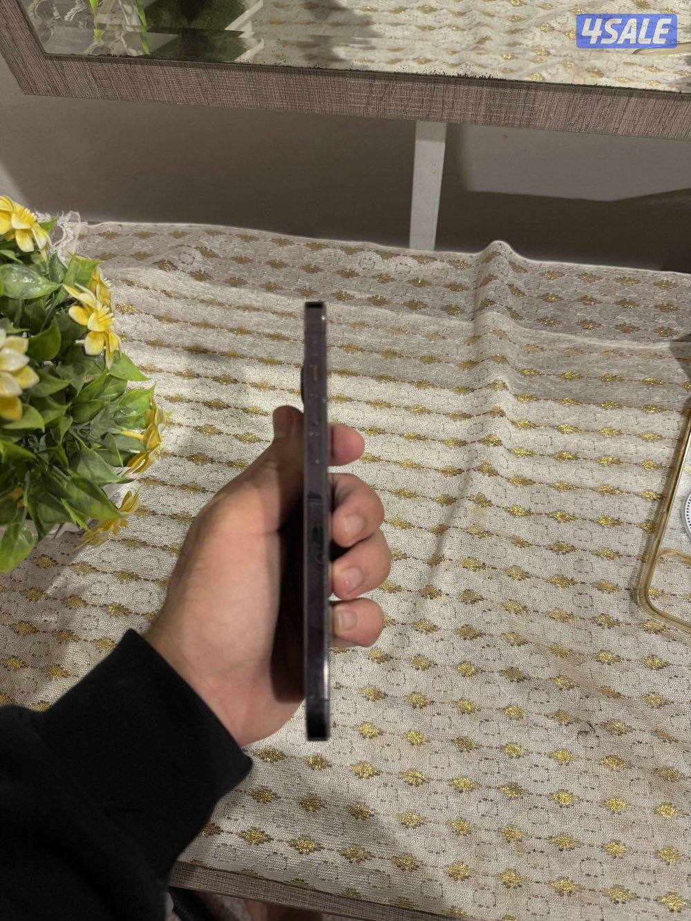 للبيع ايفون مبدل بطاريه2