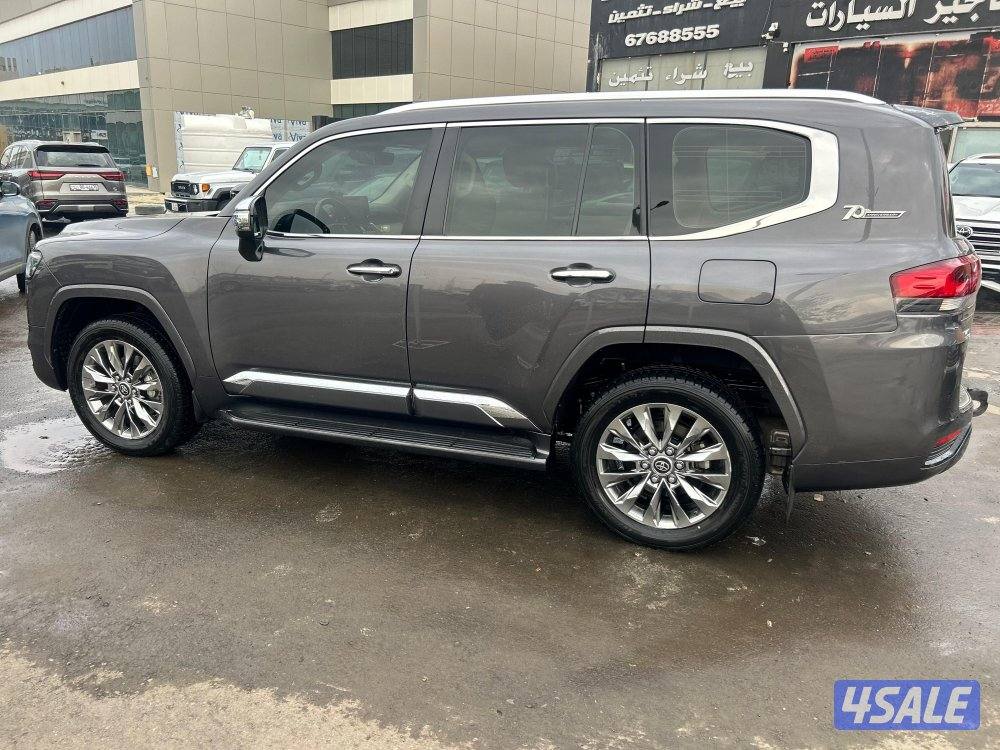 لاند كروزر GX.R AERO-V6
موديل 2022
ماشى 133.000 k.m
وارد الساير.1