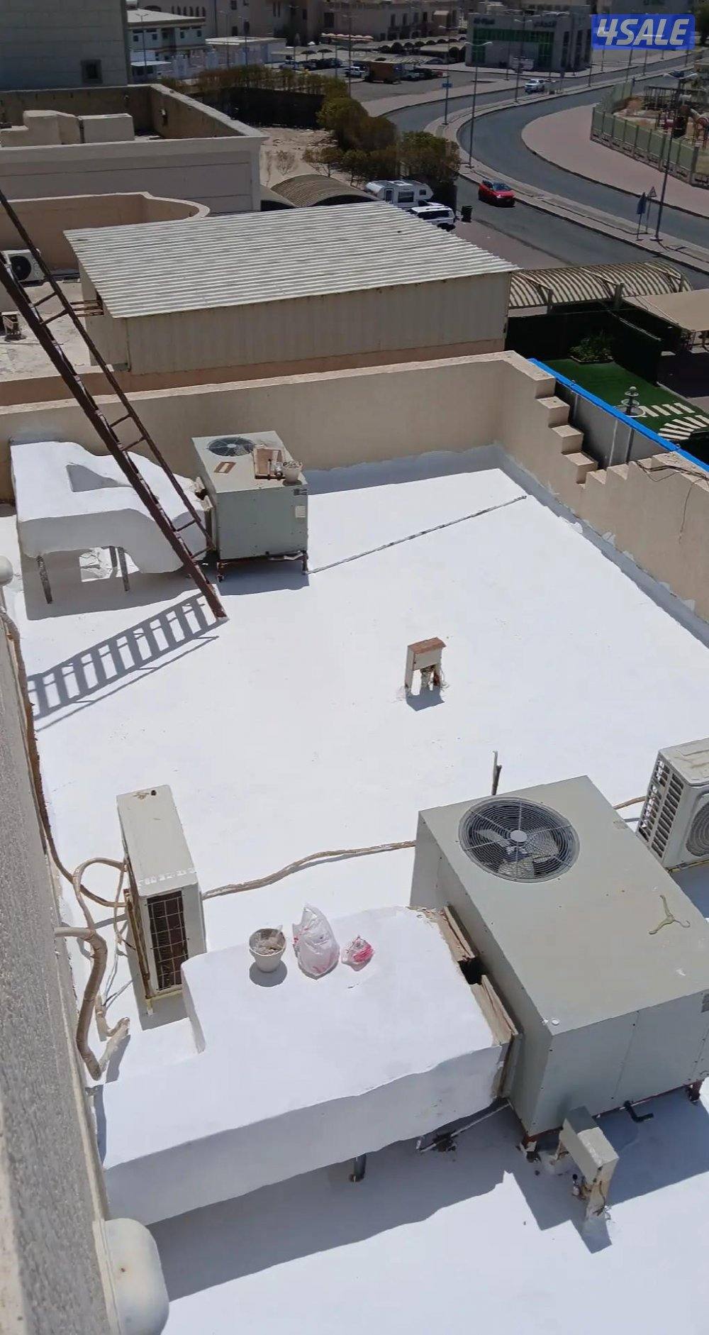 عمل جميع انواع العزل والسكريت للقسائم والمنشئآت الجديدة والقديمه0