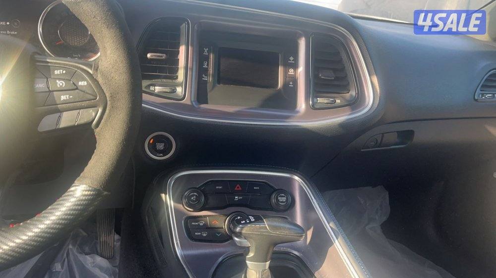 للبيع دودج تشالنجر ٦ سلندر موديل ٢٠١٦1