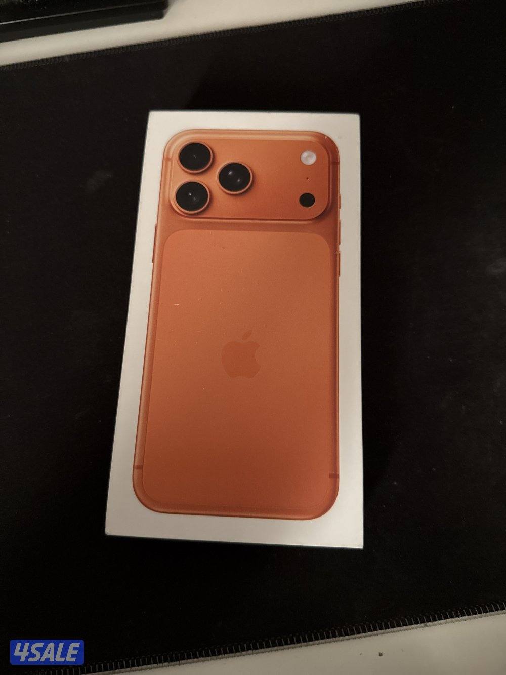 ايفون ١٧ برو ماكس0