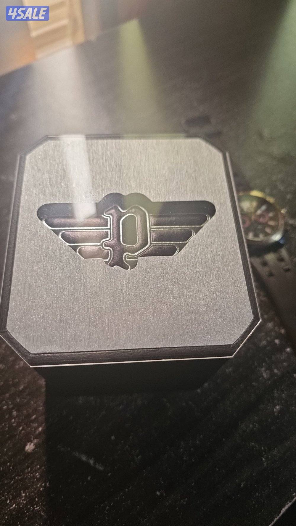 POLICE WATCH FOR SALE WATERPROOF WITH BOX AND BOOKLET THE BUTTON WORK?5