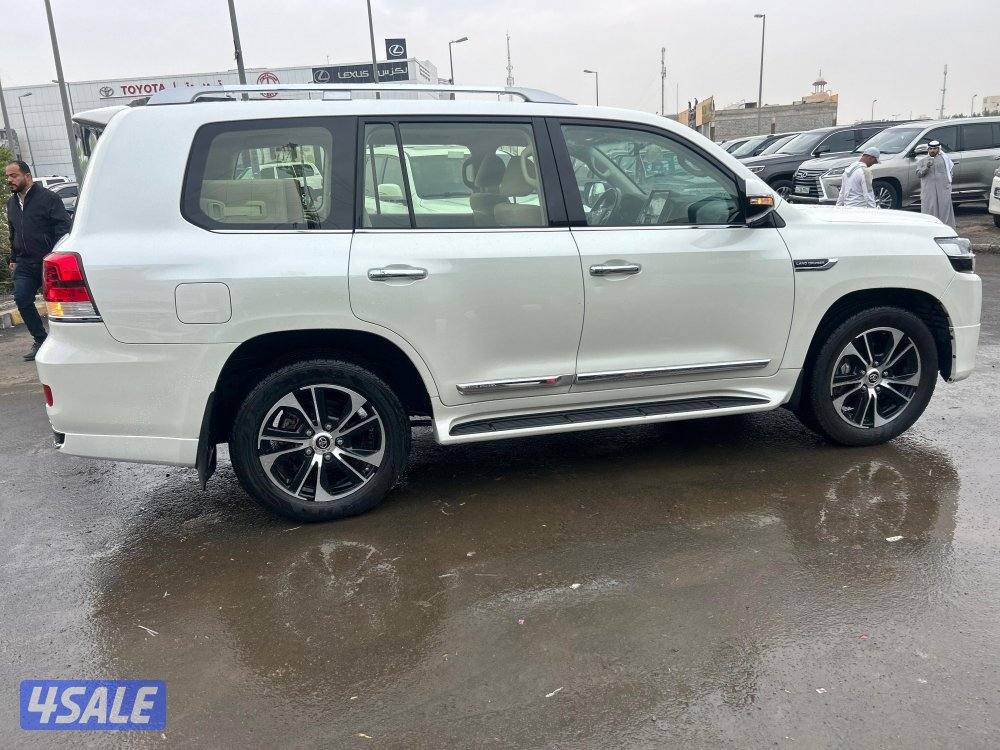 لاند كروزر GX.R-قراند تورينق .V8
موديل 2021
ماشى 188.000 k.m2