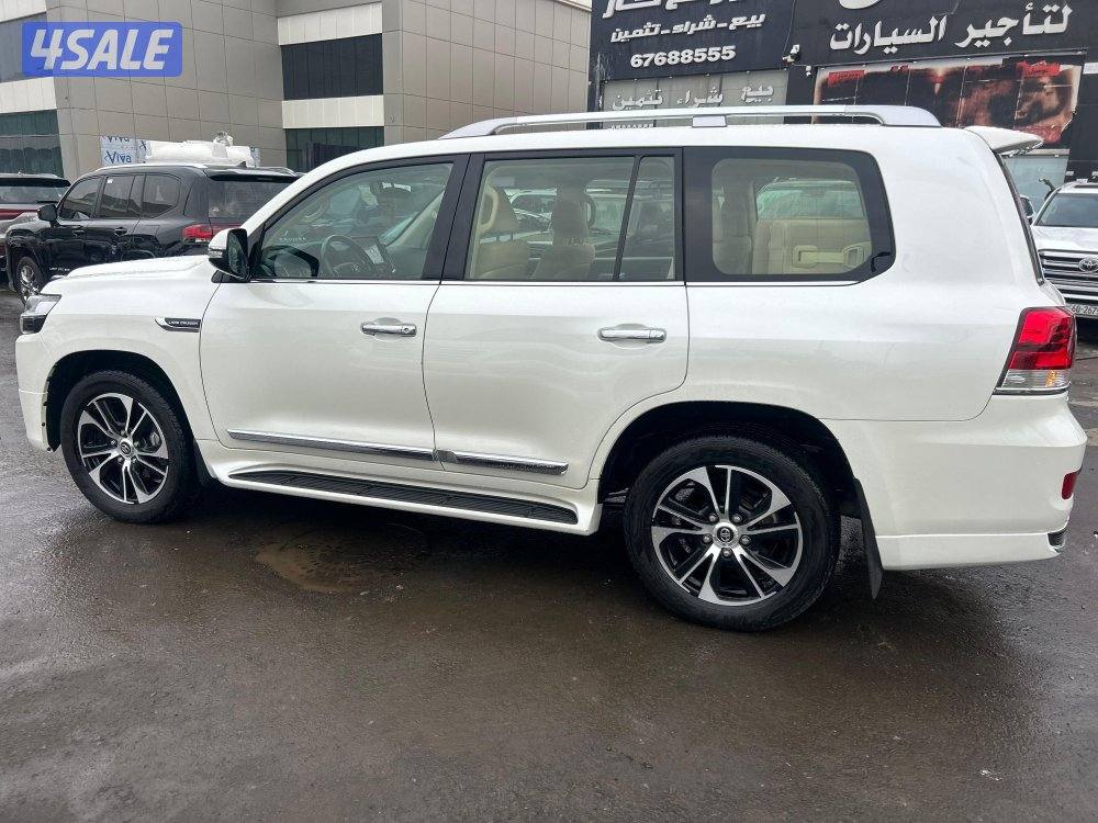 لاند كروزر GX.R-قراند تورينق .V8
موديل 2021
ماشى 188.000 k.m3