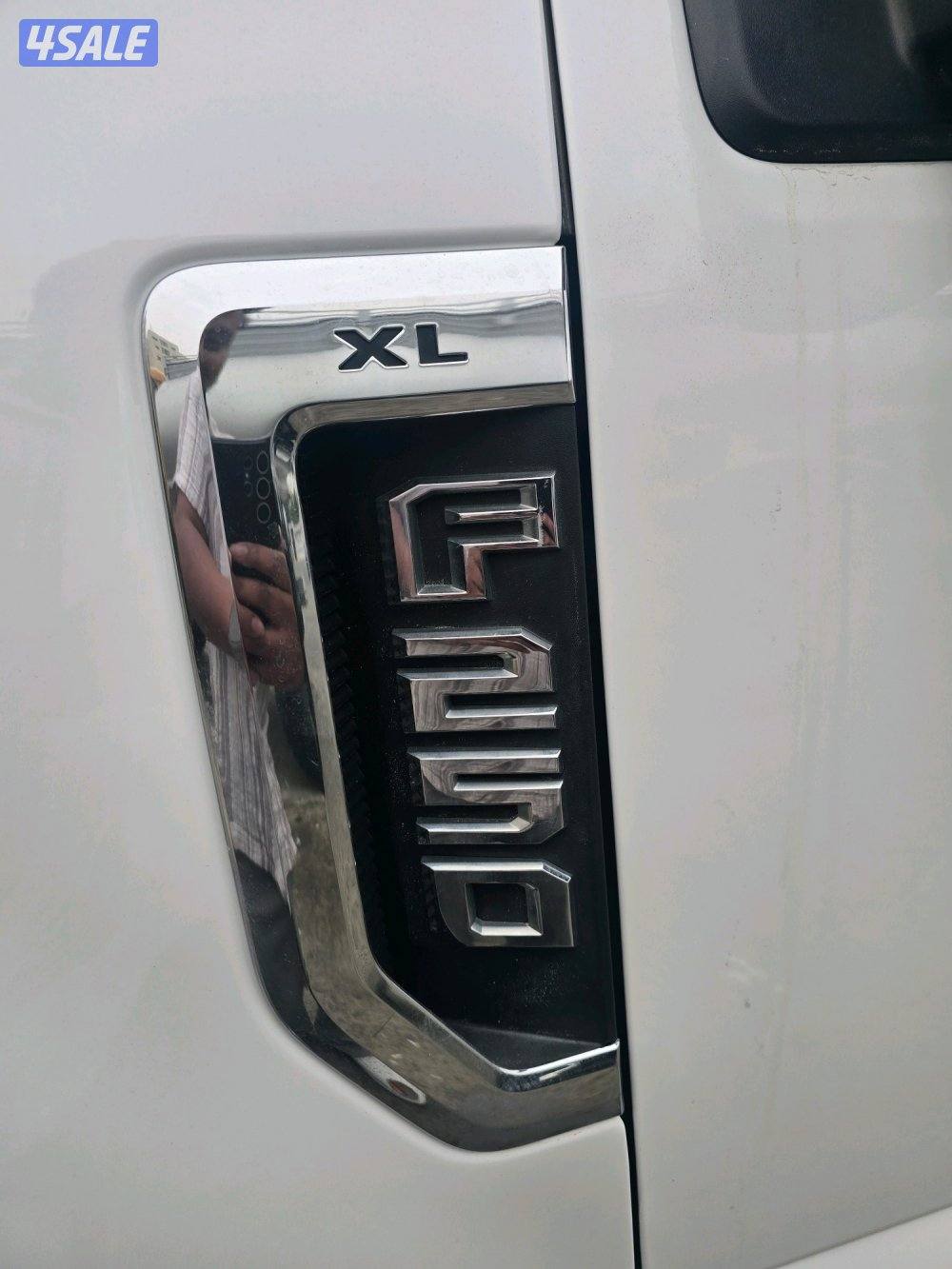 FORD F-250 long chaise 4x4 2020 model 85,000 km.2