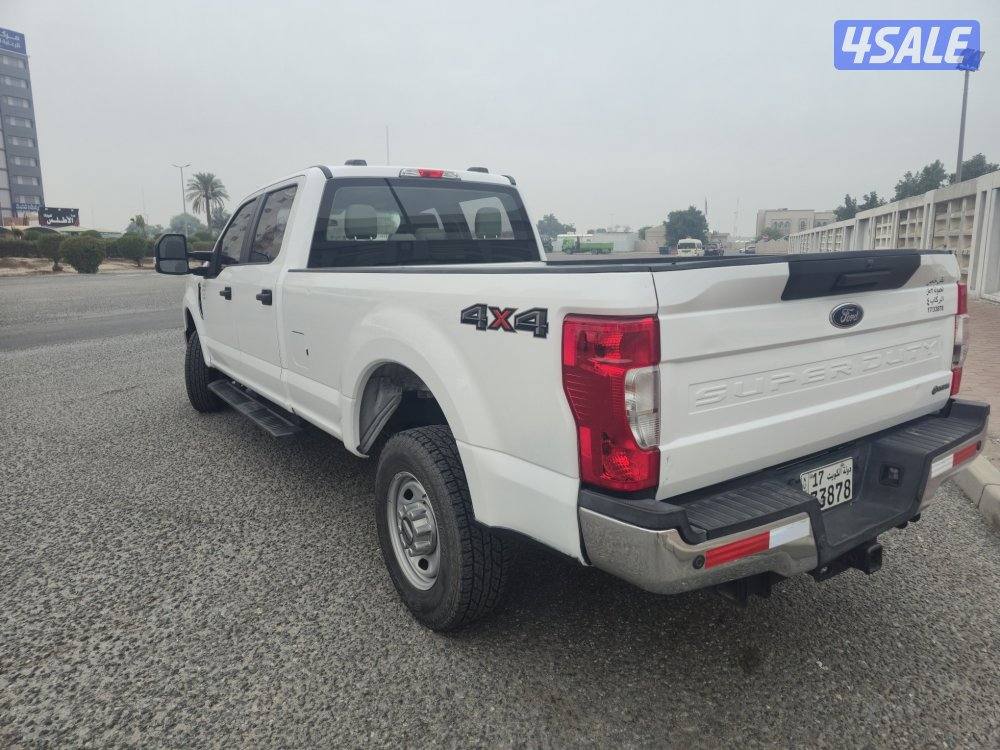 FORD F-250 long chaise 4x4 2020 model 85,000 km.6