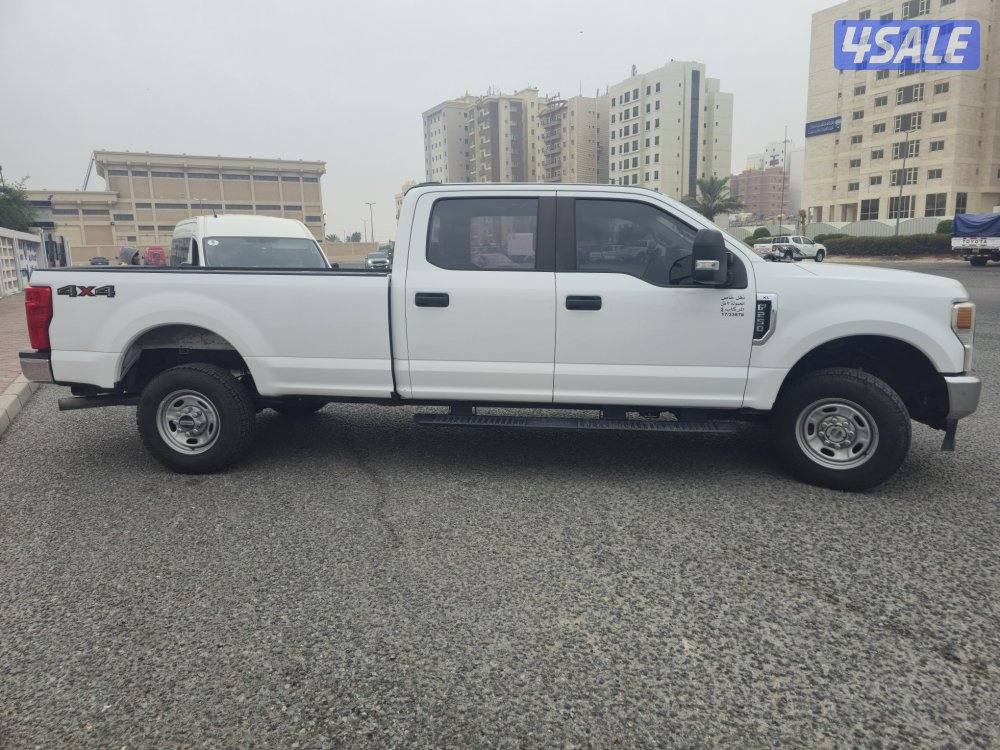 FORD F-250 long chaise 4x4 2020 model 85,000 km.5