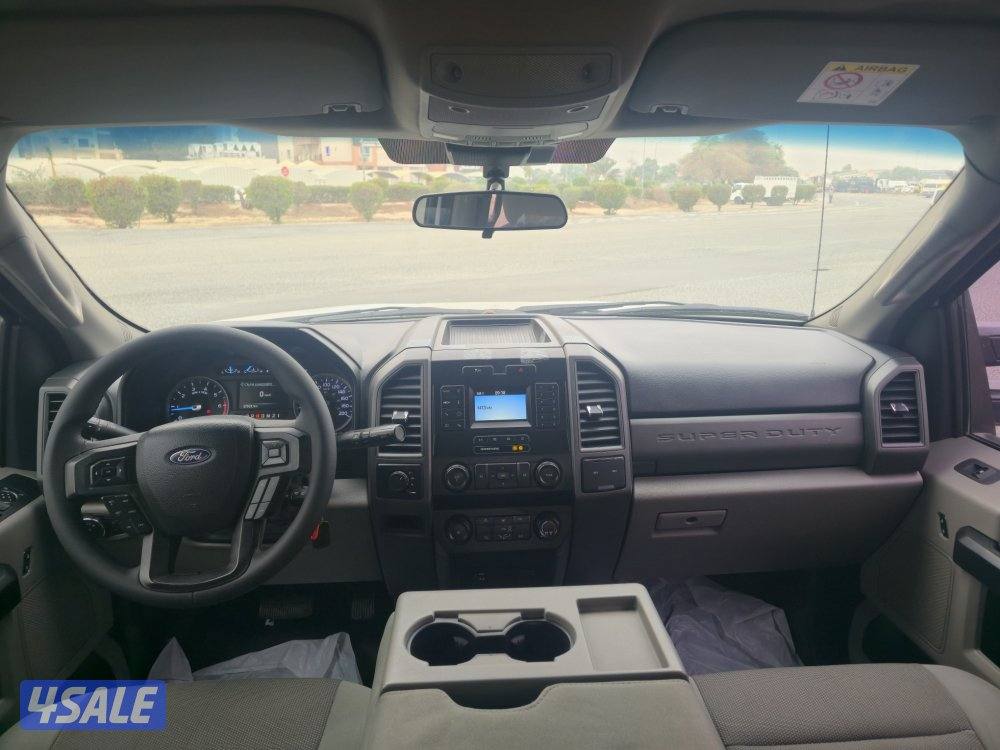 FORD F-250 long chaise 4x4 2020 model 85,000 km.8