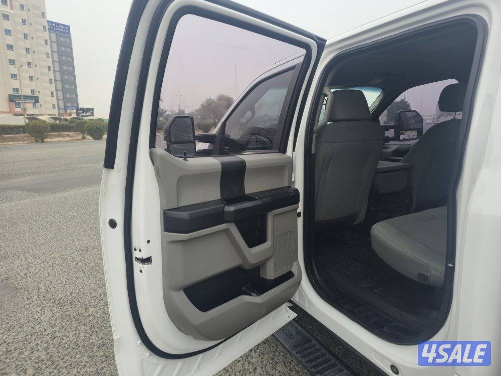 FORD F-250 long chaise 4x4 2020 model 85,000 km.11