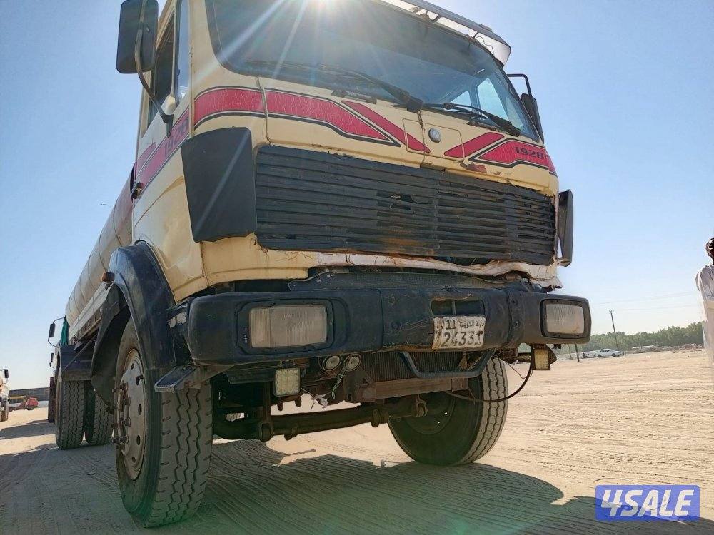 سيارة ومرسيدس3