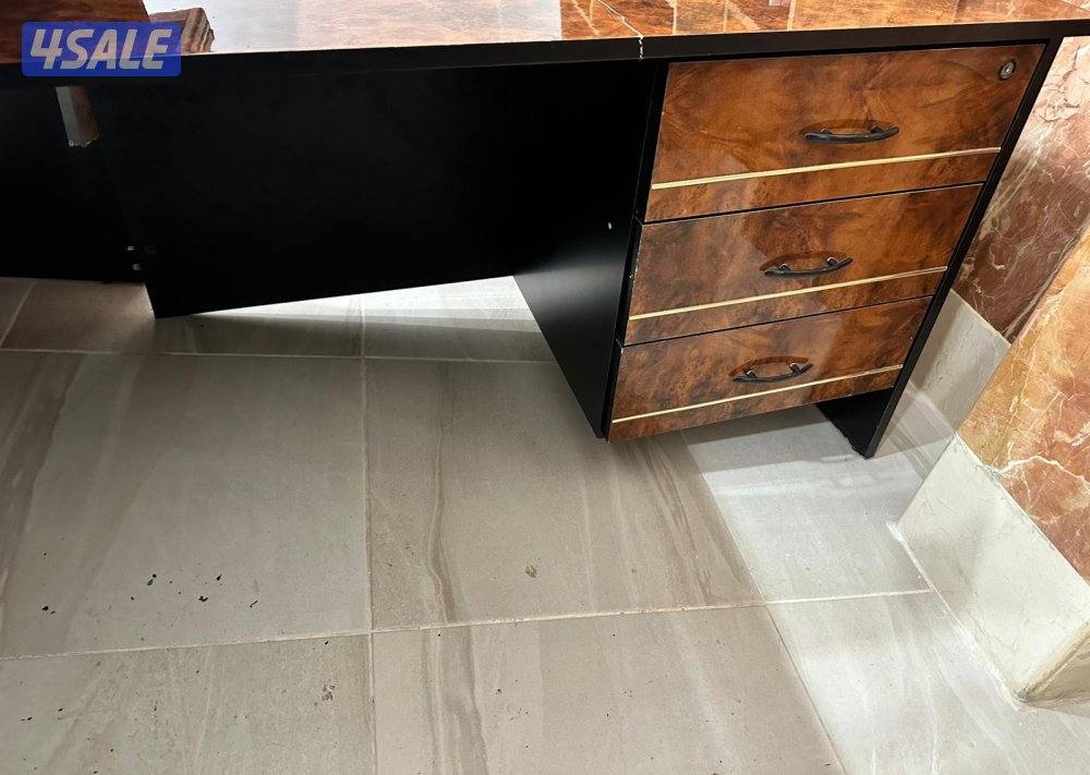 مكتب وكرسي1