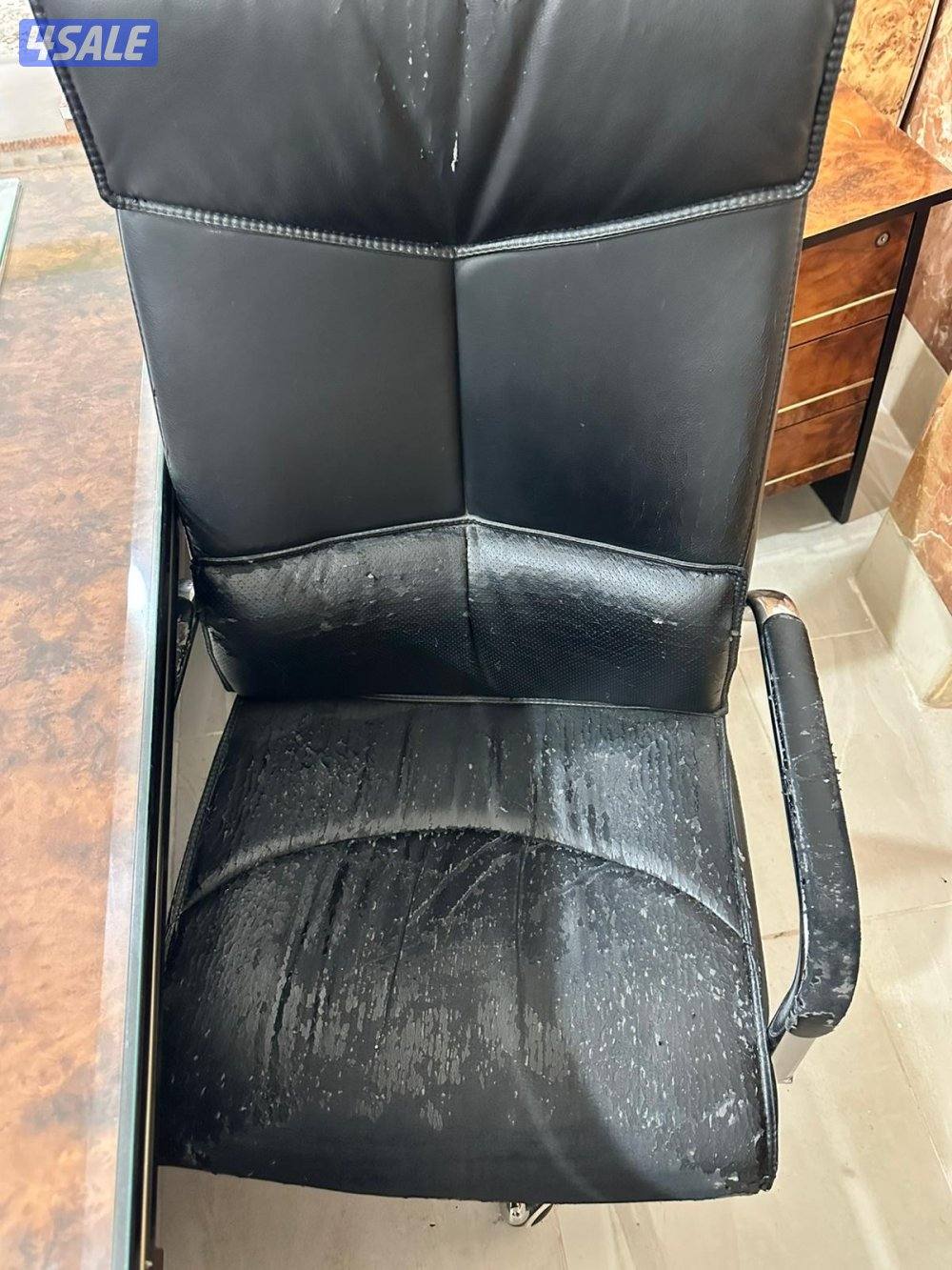 مكتب وكرسي4