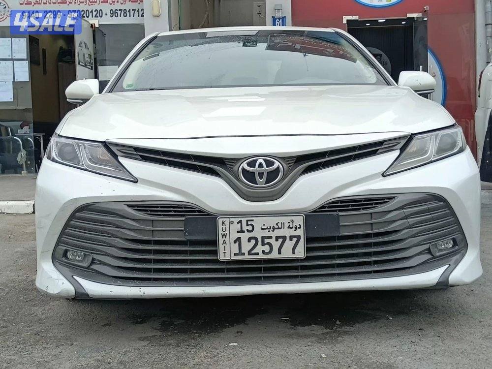 كامري GLE موديل 2020 ماشي 121 الف كم صبغ الوكالة ماعدا قطعة شرط الفحص0