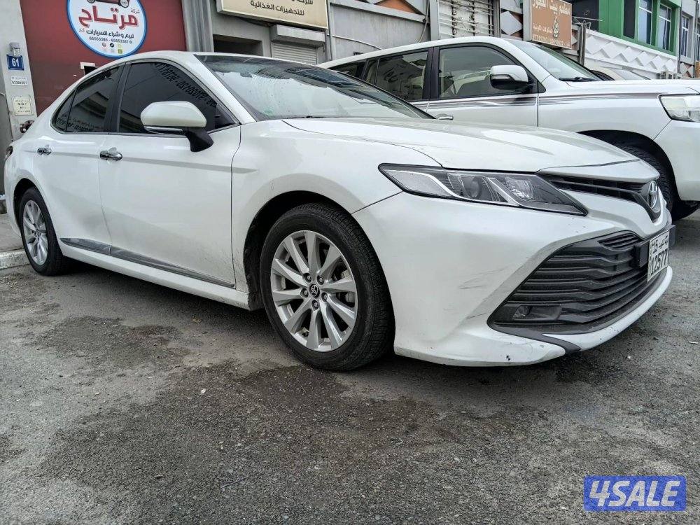 كامري GLE موديل 2020 ماشي 121 الف كم صبغ الوكالة ماعدا قطعة شرط الفحص1