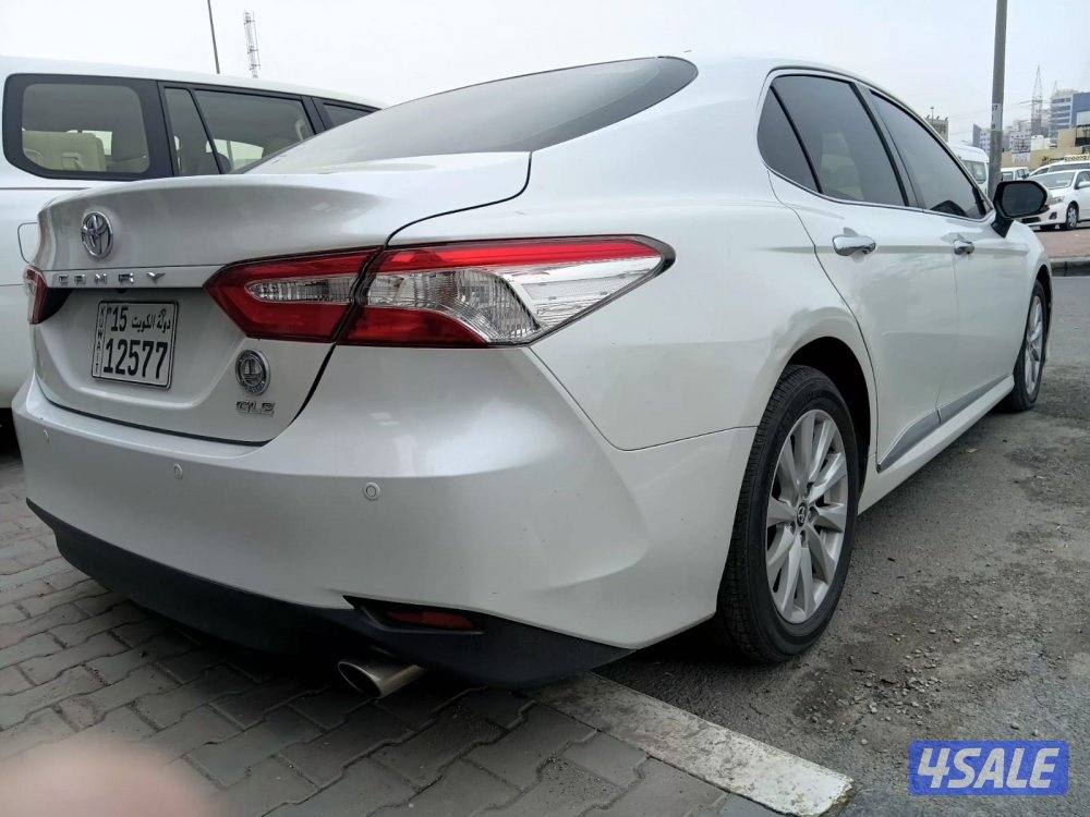 كامري GLE موديل 2020 ماشي 121 الف كم صبغ الوكالة ماعدا قطعة شرط الفحص5