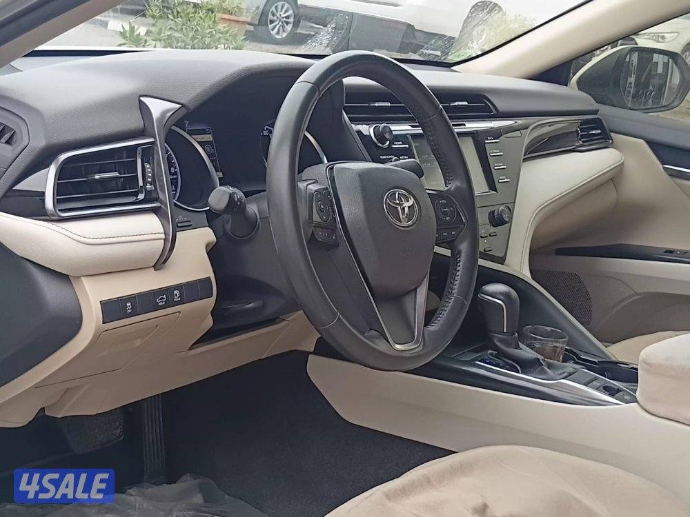 كامري GLE موديل 2020 ماشي 121 الف كم صبغ الوكالة ماعدا قطعة شرط الفحص8