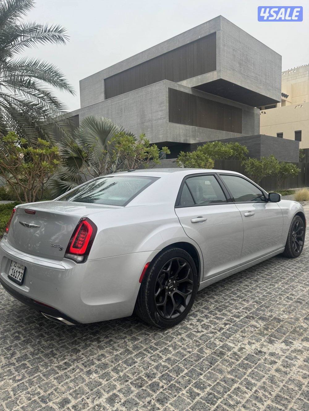 كرايزلر C300 (S) عداد 56 الف صبغ الوكالة2