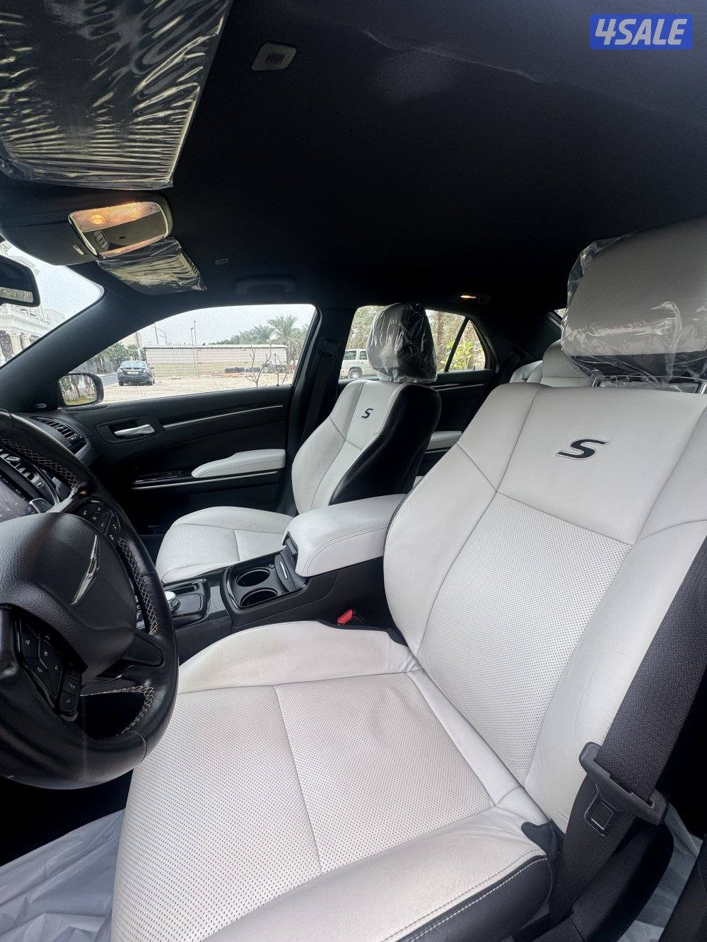 كرايزلر C300 (S) عداد 56 الف صبغ الوكالة4