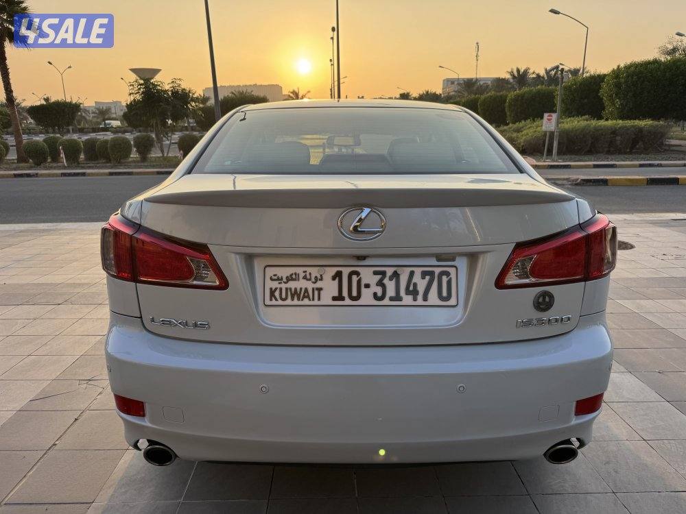 للبيع : لكزس IS 300 : موديل 20111
