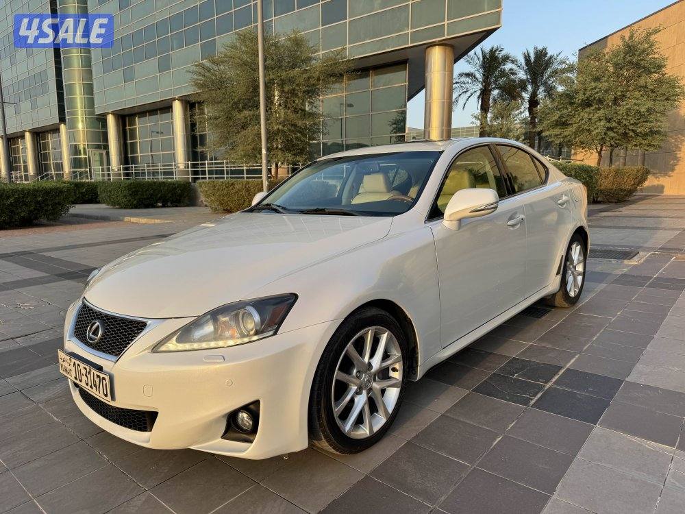 للبيع : لكزس IS 300 : موديل 20114