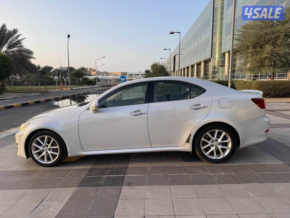 للبيع : لكزس IS 300 : موديل 20115