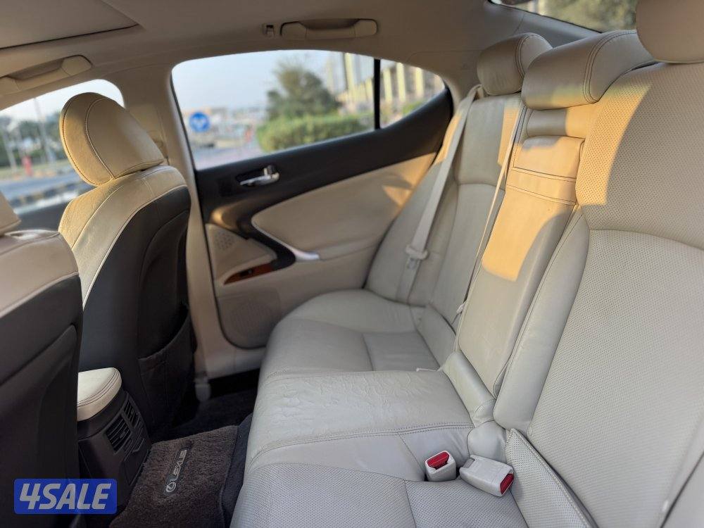 للبيع : لكزس IS 300 : موديل 20116