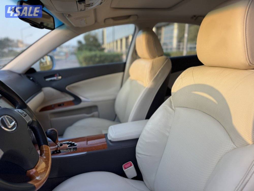 للبيع : لكزس IS 300 : موديل 20117