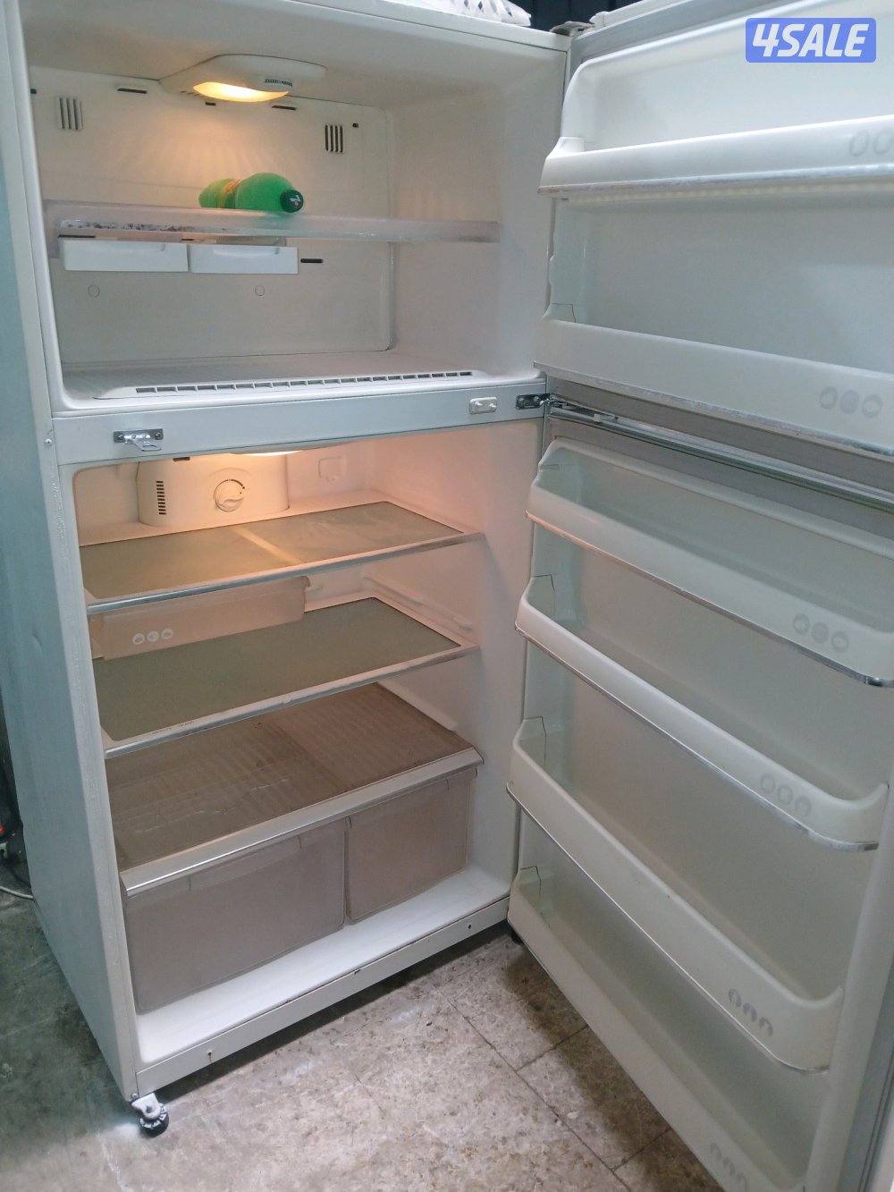 للبيع ثلاجه ال جي بحاله جيده جدا مع الكفالة والتوصيل عائلية 24قدم1