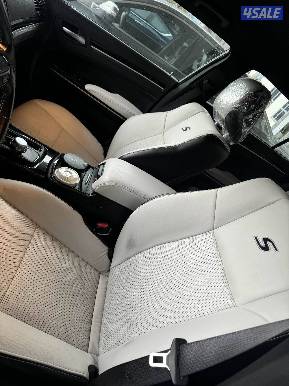 كرايزلر C300 عداد 46 الف4