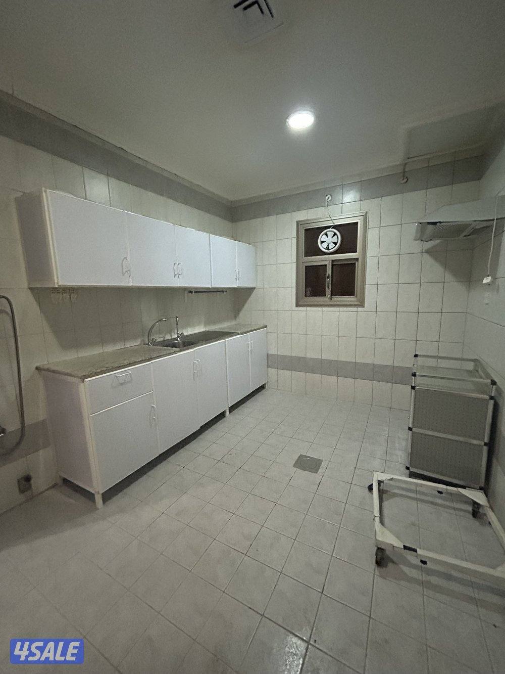 للإيجار شقق في عبدالله مبارك واشبيليه وجابر الاحمد4