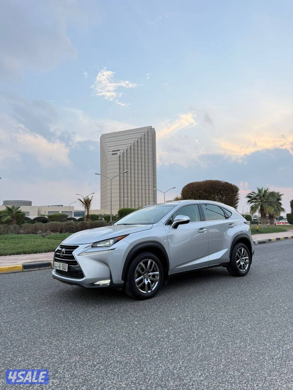 لكزس NX موديل 2016 صبغ الوكاله سيرفيس منتظم عداد 98 الف فقط1