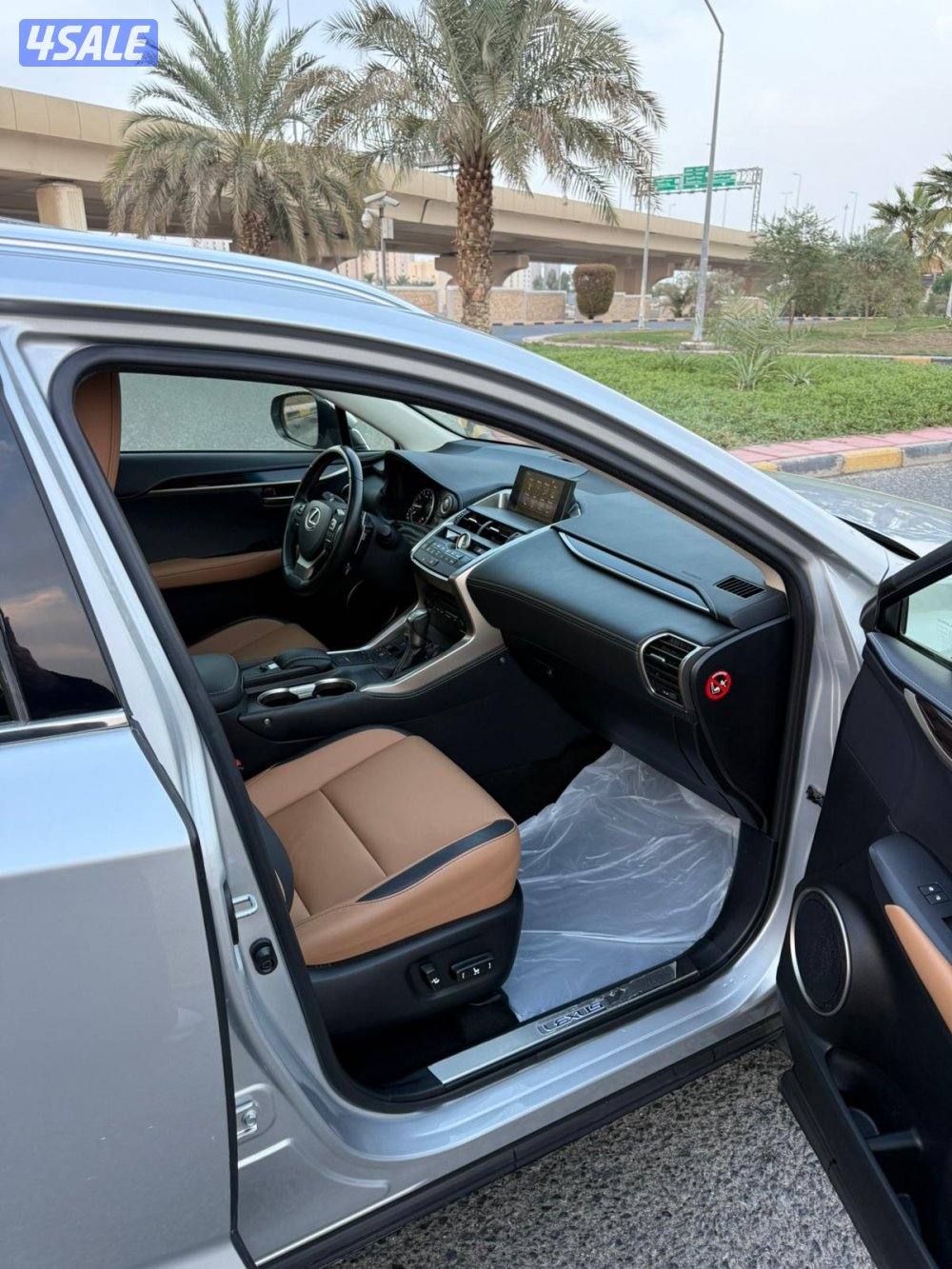 لكزس NX موديل 2016 صبغ الوكاله سيرفيس منتظم عداد 98 الف فقط7