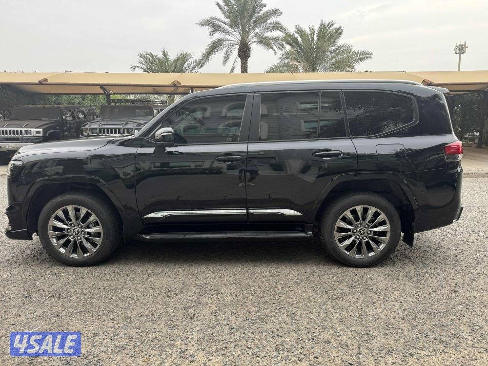 لاندكروز 2023 aero S توين تيربو اللون اسود ماشي 53 الف وارد الساير2