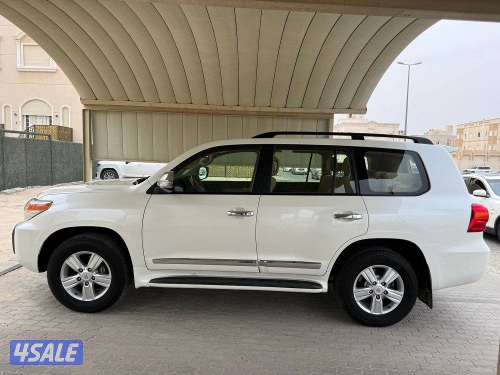 لاند كروزر 2014 GXR الساير1