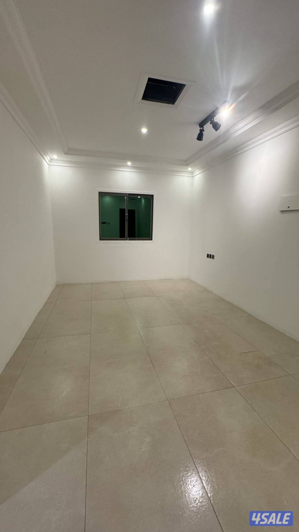 شقه للايجار بحولي تشطيب سوبر لوكس غرفة وصالة وحمام ومطبخ مساحات كبيرة1