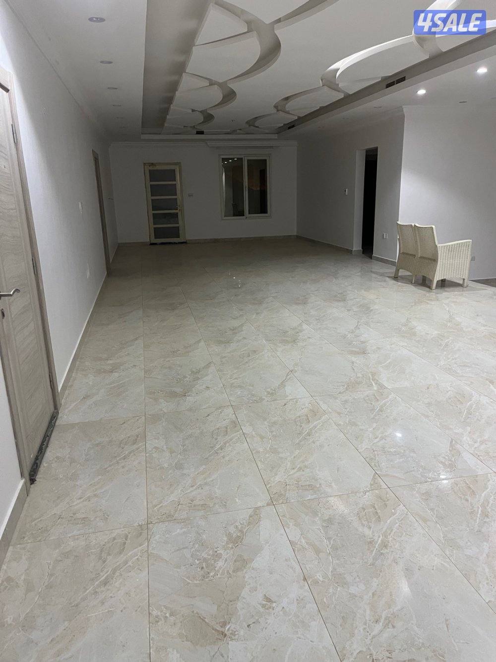 For rent ground floor with big hole and private entrance.2