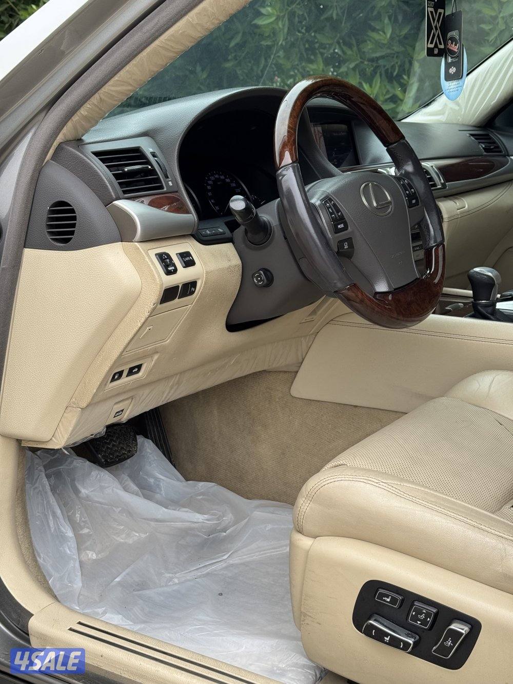 للبيع لكزس موديل 2015 شورت3