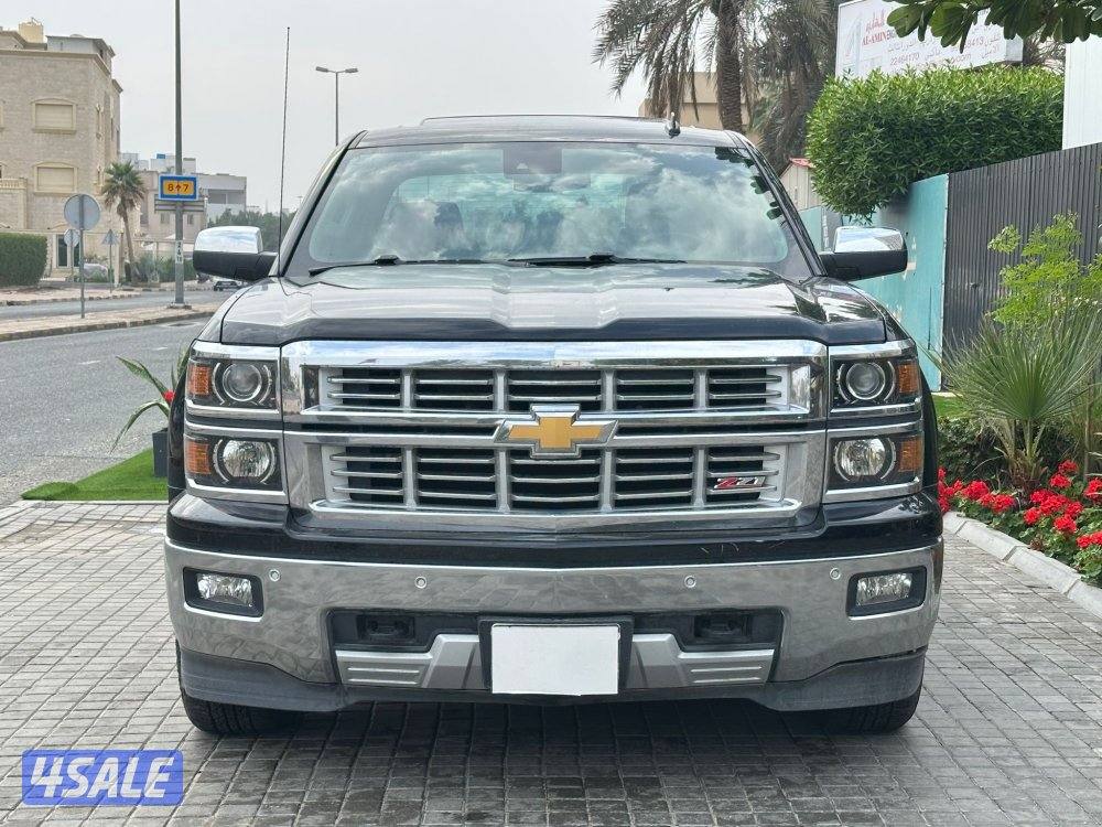 للبيع سلفرادو LTZ/2015 ممشى 53 الف حالة نادرة0