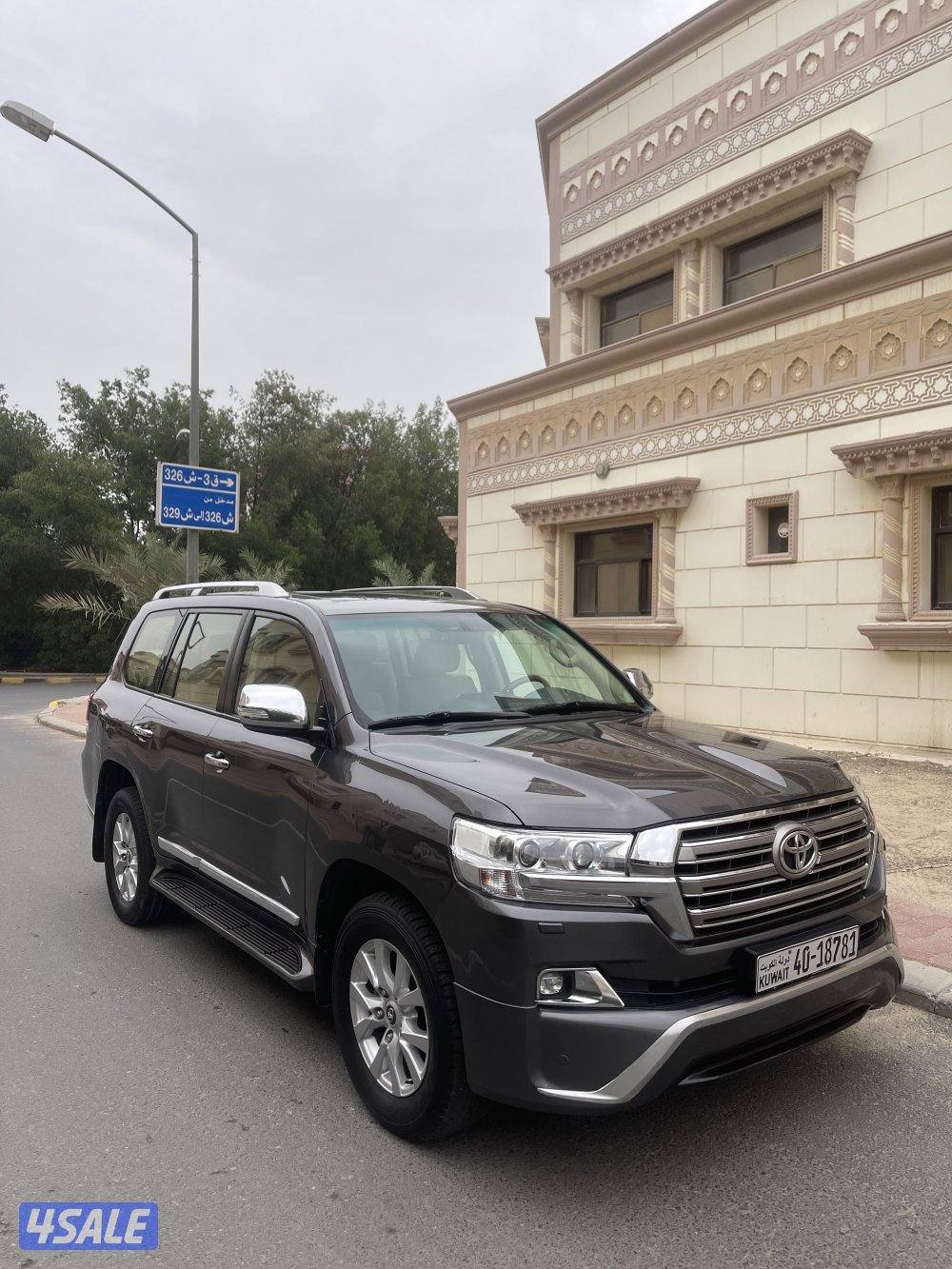 لاند كروزر صباغ الوكالة 8 سلندر0