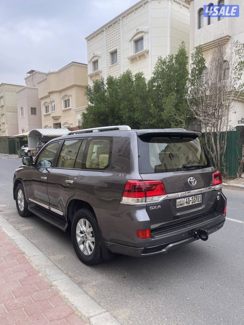 لاند كروزر صباغ الوكالة 8 سلندر3